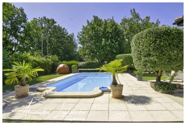 Dpt Tarn et Garonne (82), Maison de plain-pied parfaitement entretenue, au calme, avec piscine, garage et commerces accessibles à pied, à SAINT ETIENNE DE TULMONT.