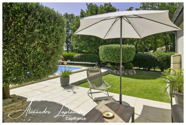 Dpt Tarn et Garonne (82), Maison de plain-pied parfaitement entretenue, au calme, avec piscine, garage et commerces accessibles à pied, à SAINT ETIENNE DE TULMONT.