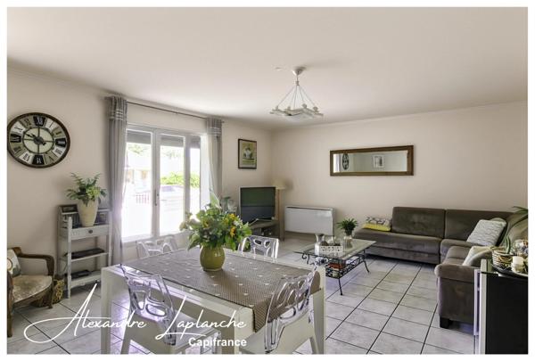 Dpt Tarn et Garonne (82), Maison de plain-pied parfaitement entretenue, au calme, avec piscine, garage et commerces accessibles à pied, à SAINT ETIENNE DE TULMONT.