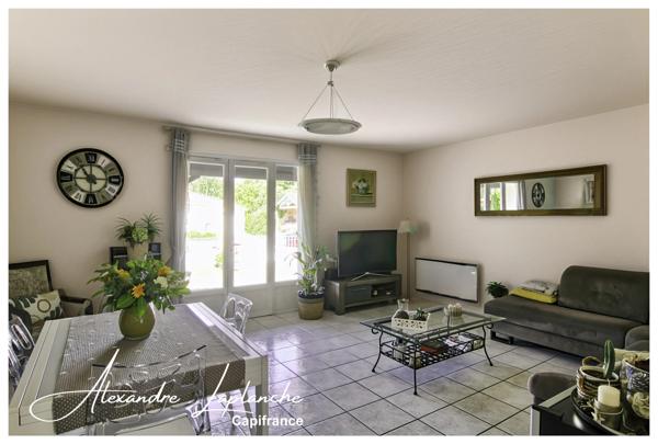 Dpt Tarn et Garonne (82), Maison de plain-pied parfaitement entretenue, au calme, avec piscine, garage et commerces accessibles à pied, à SAINT ETIENNE DE TULMONT.