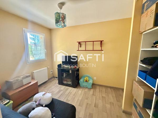 PAVILLON PLAIN PIED 3 CHAMBRES BUREAU ET GARAGE A NIORT !