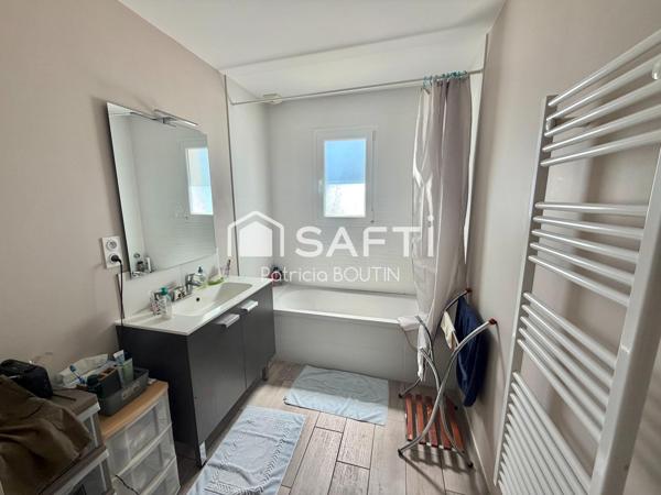 PAVILLON PLAIN PIED 3 CHAMBRES BUREAU ET GARAGE A NIORT !