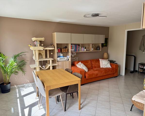 Appartement Maisons Laffitte 3 pièce(s) 53.71 m2 - Parc 250 000 € **  - Référence  4763