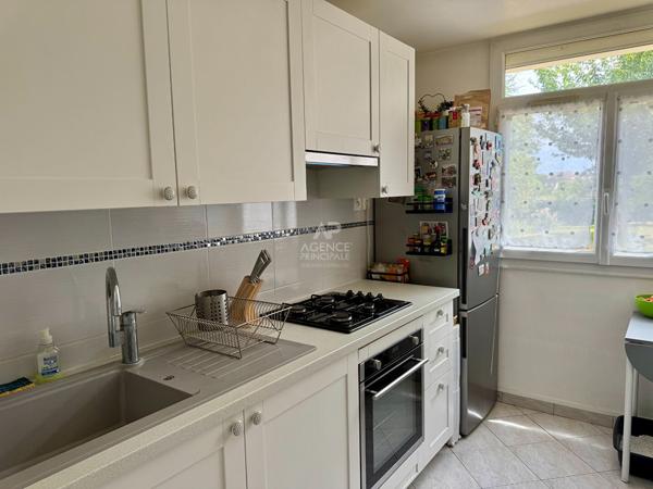 Appartement Maisons Laffitte 3 pièce(s) 53.71 m2 - Parc 250 000 € **  - Référence  4763