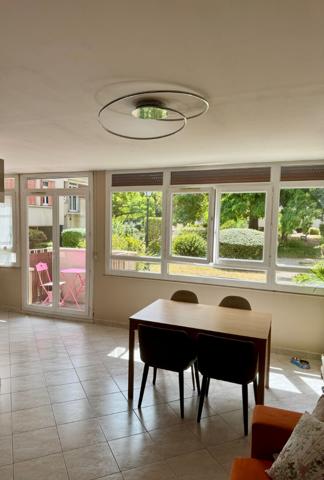 Appartement Maisons Laffitte 3 pièce(s) 53.71 m2 - Parc 250 000 € **  - Référence  4763