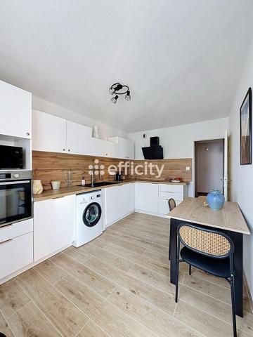 Appartement
         4 pièces
        - 100 m² Exclusivité 299 000 € *