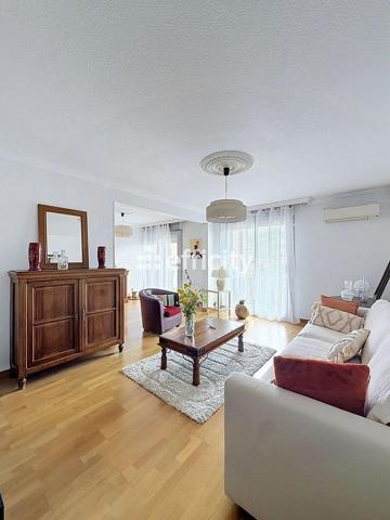 Appartement
         4 pièces
        - 100 m² Exclusivité 299 000 € *