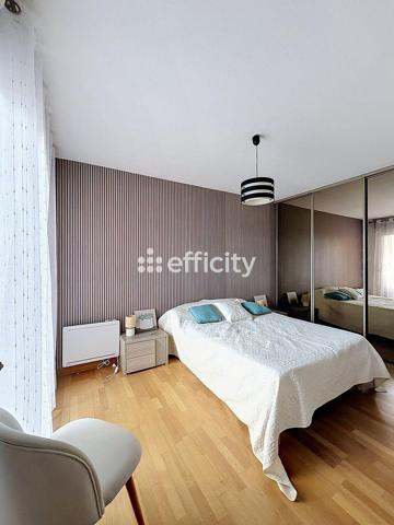 Appartement
         4 pièces
        - 100 m² Exclusivité 299 000 € *