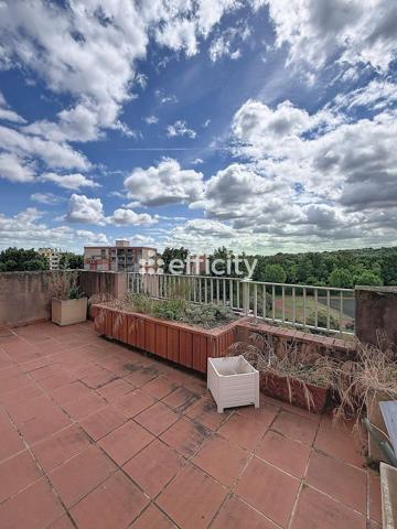 Appartement
         4 pièces
        - 100 m² Exclusivité 299 000 € *