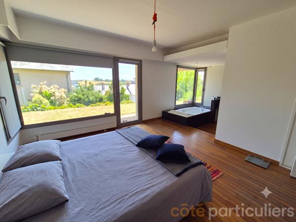 Vente
                Maison272 m² - 7 Pièces -
                    RODEZ (12000)