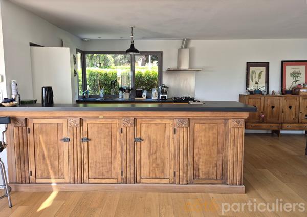 Vente
                Maison272 m² - 7 Pièces -
                    RODEZ (12000)