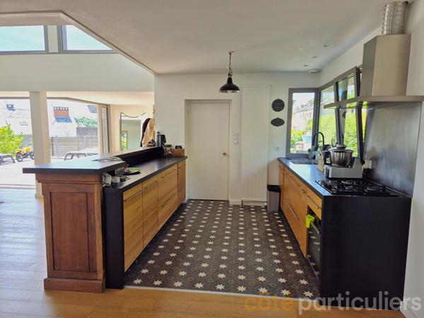 Vente
                Maison272 m² - 7 Pièces -
                    RODEZ (12000)