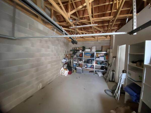 Vente                                                      Maison
                        
                     3 pièces                      93 m2                     à Le Puy-Sainte-Réparade