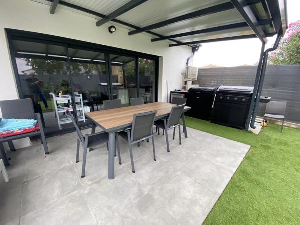 Vente                                                      Maison
                        
                     3 pièces                      93 m2                     à Le Puy-Sainte-Réparade