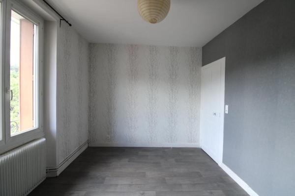 REF 11591- 58 BD BERTRAND DE DOUE F3 au 2ème - TRAVERSANT