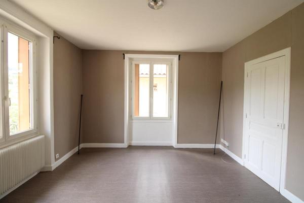 REF 11591- 58 BD BERTRAND DE DOUE F3 au 2ème - TRAVERSANT