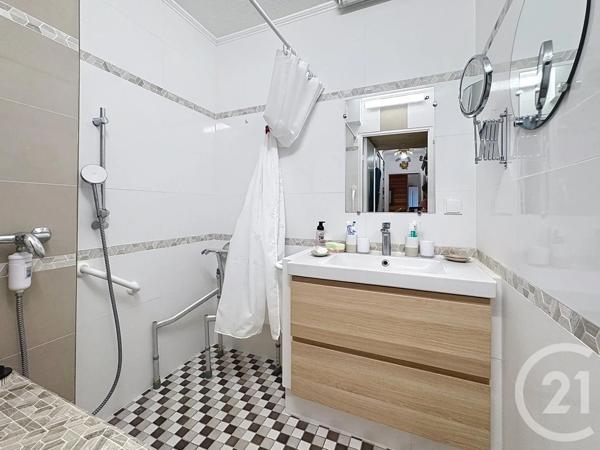 Appartement F3 à vendre  3 pièces - 63 m 2   ANTIBES  - 06