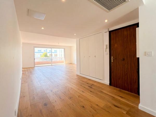 Appartement
         4 pièces
        - 109 m² 525 000 € *