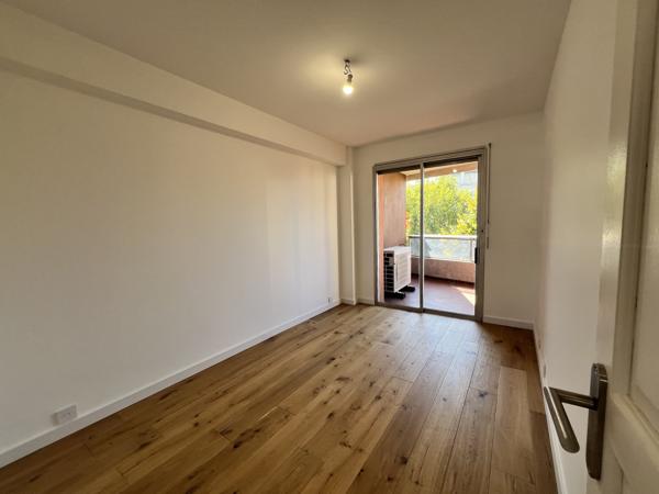 Appartement
         4 pièces
        - 109 m² 525 000 € *
