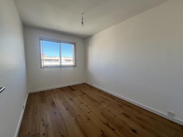 Appartement
         4 pièces
        - 109 m² 525 000 € *
