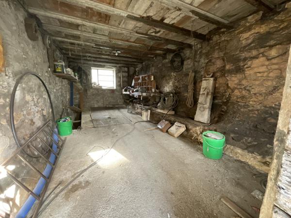 Courtenay (38510) Maison de village en pierre à rénover entièrement 38510 LANCIN (COURTENAY)