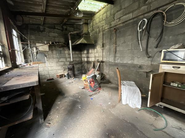 Courtenay (38510) Maison de village en pierre à rénover entièrement 38510 LANCIN (COURTENAY)