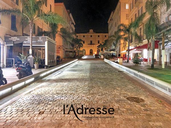 Appartement AJACCIO - CENTRE VILLE - Grand Appartement 6 pièces - 155 m² - DERNIER ÉTAGE - ASCENCEUR
