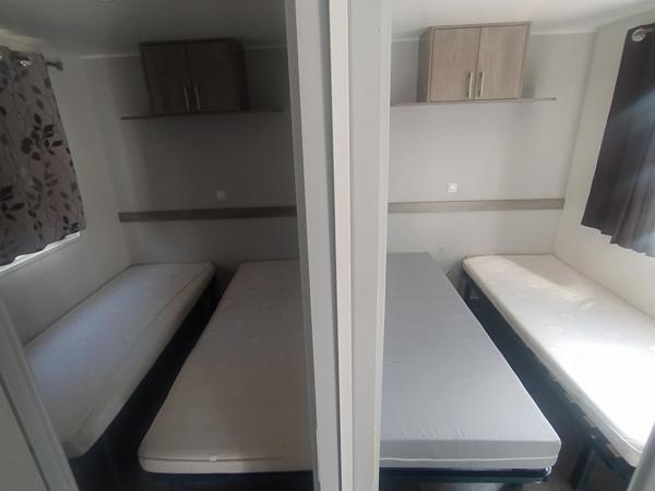 Terrain avec mobile homme