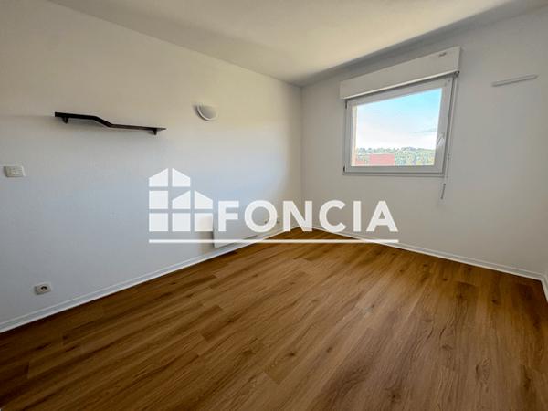 Location Studio 18.59 m² - 77/79 AVENUE GENERAL DE GAULLE Albi 81000