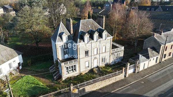 Maison à AMBRIERES-LES-VALLEES, 53300 - 14 pièces 361m²