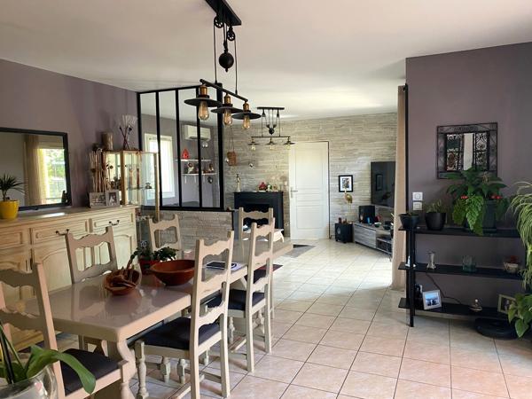 TRÈS BELLE VILLA AVEC PISCINE