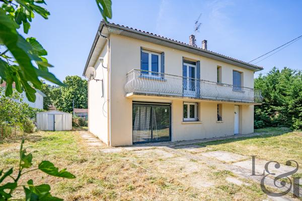 Maison traditionnelle des années 1970 à vendre à Pujols