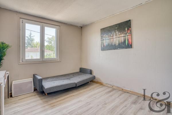 Maison traditionnelle des années 1970 à vendre à Pujols