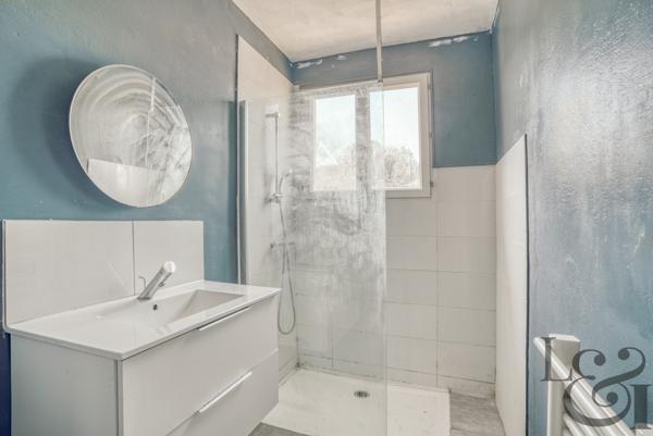 Maison traditionnelle des années 1970 à vendre à Pujols