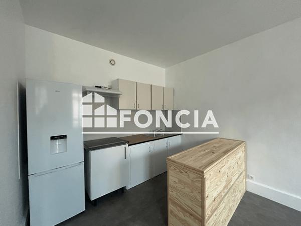 Location Appartement 2 pièces 50 m² - 23 RUE DE CASSENEUIL Villeneuve Sur Lot 47300