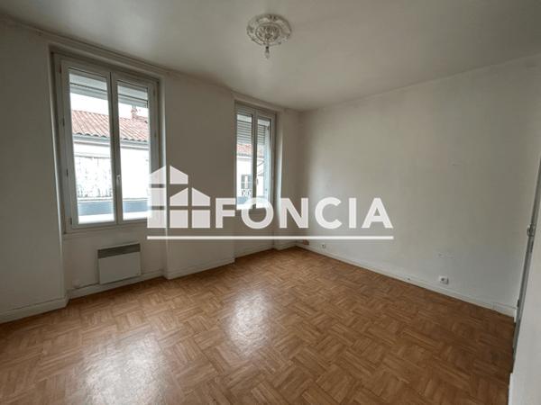 Location Appartement 2 pièces 50 m² - 23 RUE DE CASSENEUIL Villeneuve Sur Lot 47300