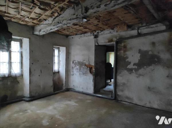 Maison en pierres à vendre à LA HAIE TRAVERSAINE(53)