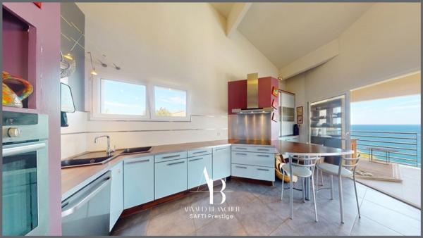 Villa avec vue panoramique exceptionnelle sur la Méditerranée