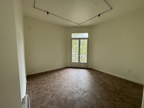 Appartement 4 pièces à vendre au 4ème étage - Toulon Centre Ville