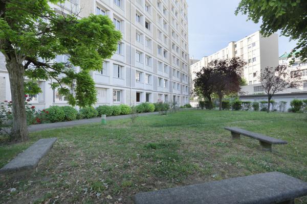 Lumineux 3 pièces avec parking Metro Cusset