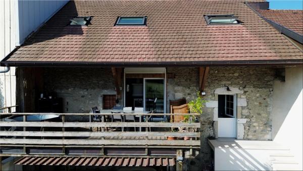 Maison à vendre 4 pièces FRANGY (74)  entièrement restaurée avec jardin plat de 900 m² et vue panoramique sur le Vuache