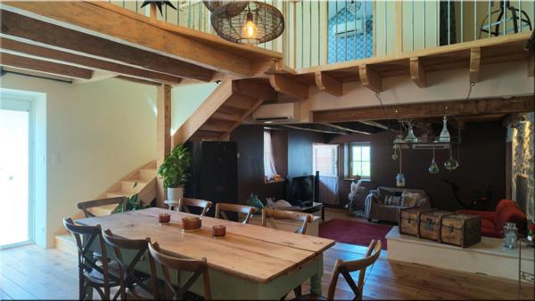 Maison à vendre 4 pièces FRANGY (74)  entièrement restaurée avec jardin plat de 900 m² et vue panoramique sur le Vuache