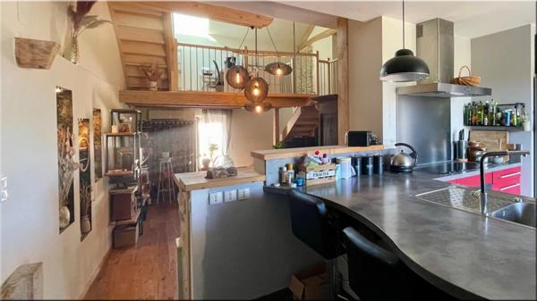 Maison à vendre 4 pièces FRANGY (74)  entièrement restaurée avec jardin plat de 900 m² et vue panoramique sur le Vuache