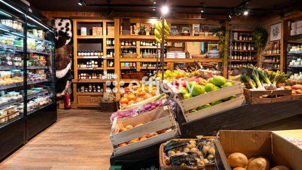Fonds De Commerce
        
        - 100 m² 176 000 € *