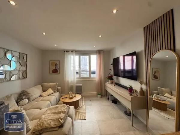 Appartement à louer 4 pièces 82m² Nissan-lez-Enserune (34440)