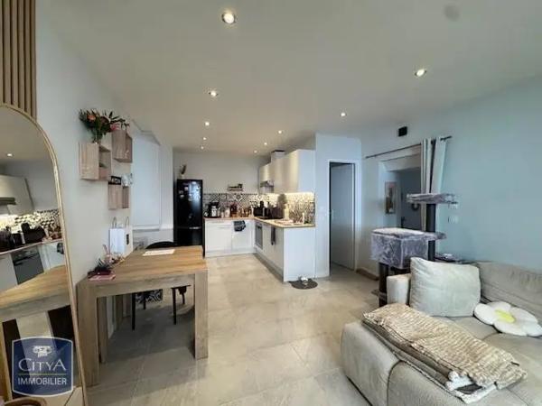 Appartement à louer 4 pièces 82m² Nissan-lez-Enserune (34440)