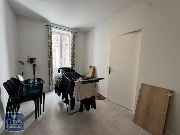Appartement à louer 4 pièces 82m² Nissan-lez-Enserune (34440)