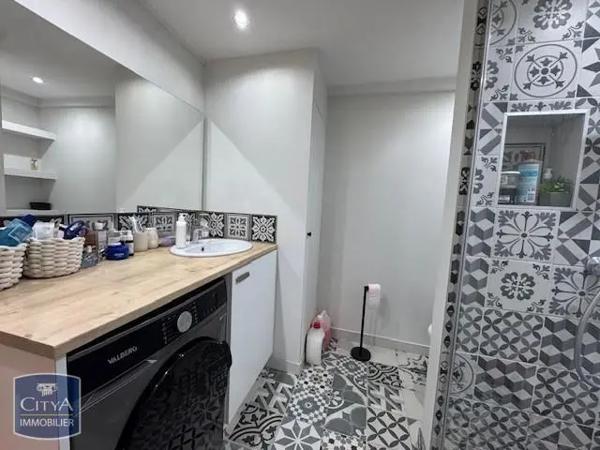 Appartement à louer 4 pièces 82m² Nissan-lez-Enserune (34440)