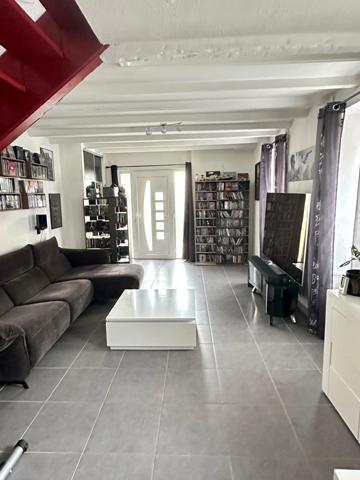 Maison à vendre 7 pièces LE TEMPLE (79)