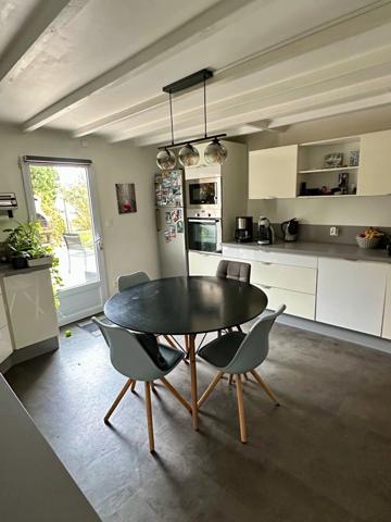 Maison à vendre 7 pièces LE TEMPLE (79)